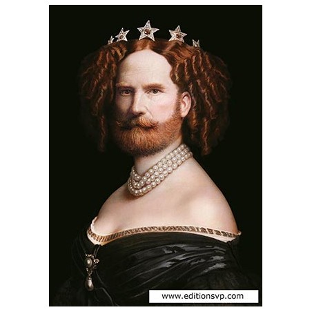 un homme roux et barbu porte une robe et un collier de perle